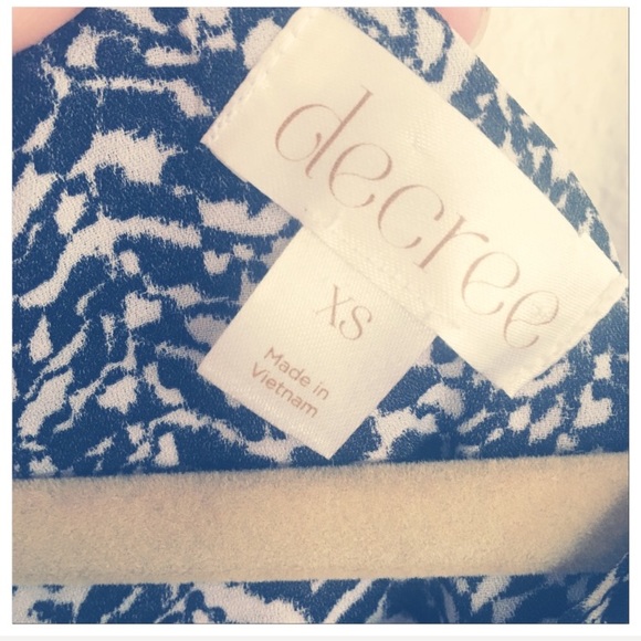 Unique Patterned Decree Tank with Flowy Layers - Picture 4 of 6